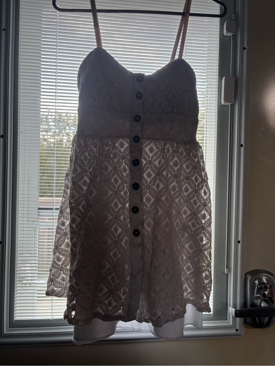 le chateau Dresses & Skirts - ✨5/$10 le chateau White Lace Mini Dress